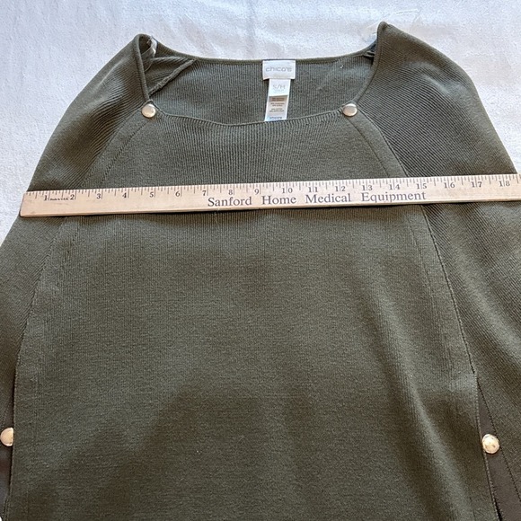 Chico's Poncho S/M Olive Green Gold Button Embellishment Ribbed Lagenlook Luxury - Picture 8 of 9